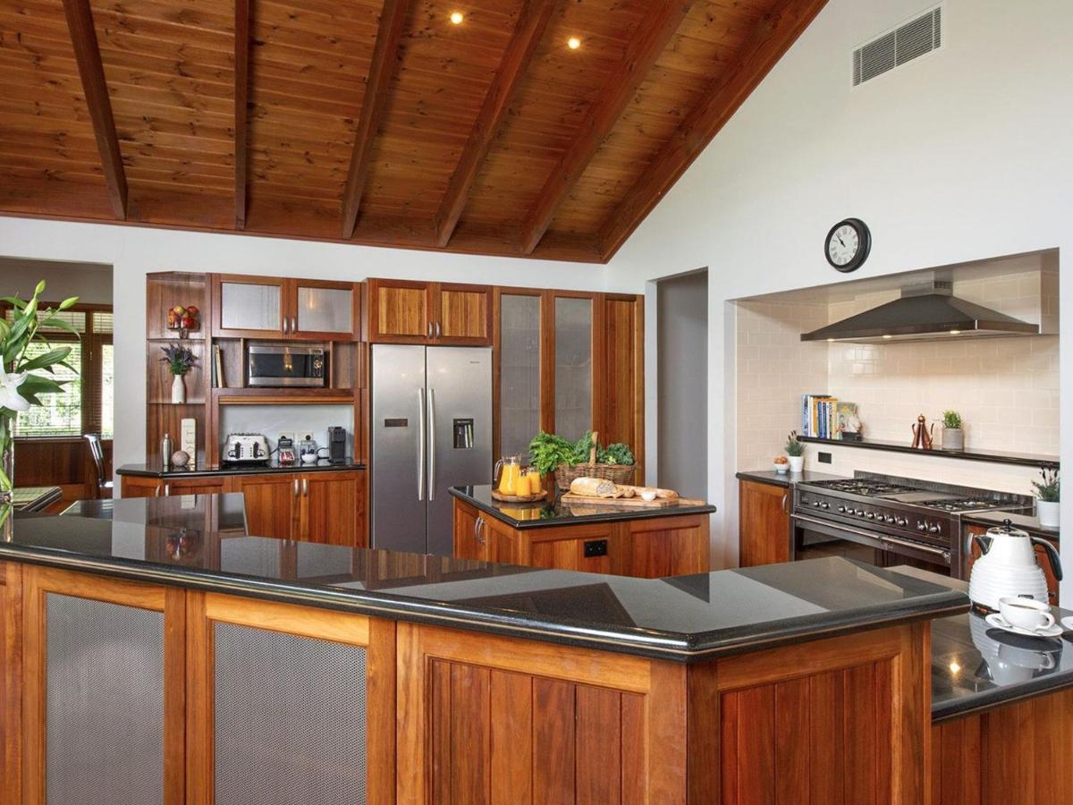 Reign Manor & Coach House - Housity