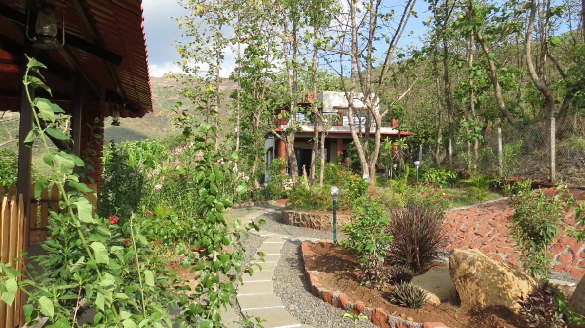 teak trail - Housity