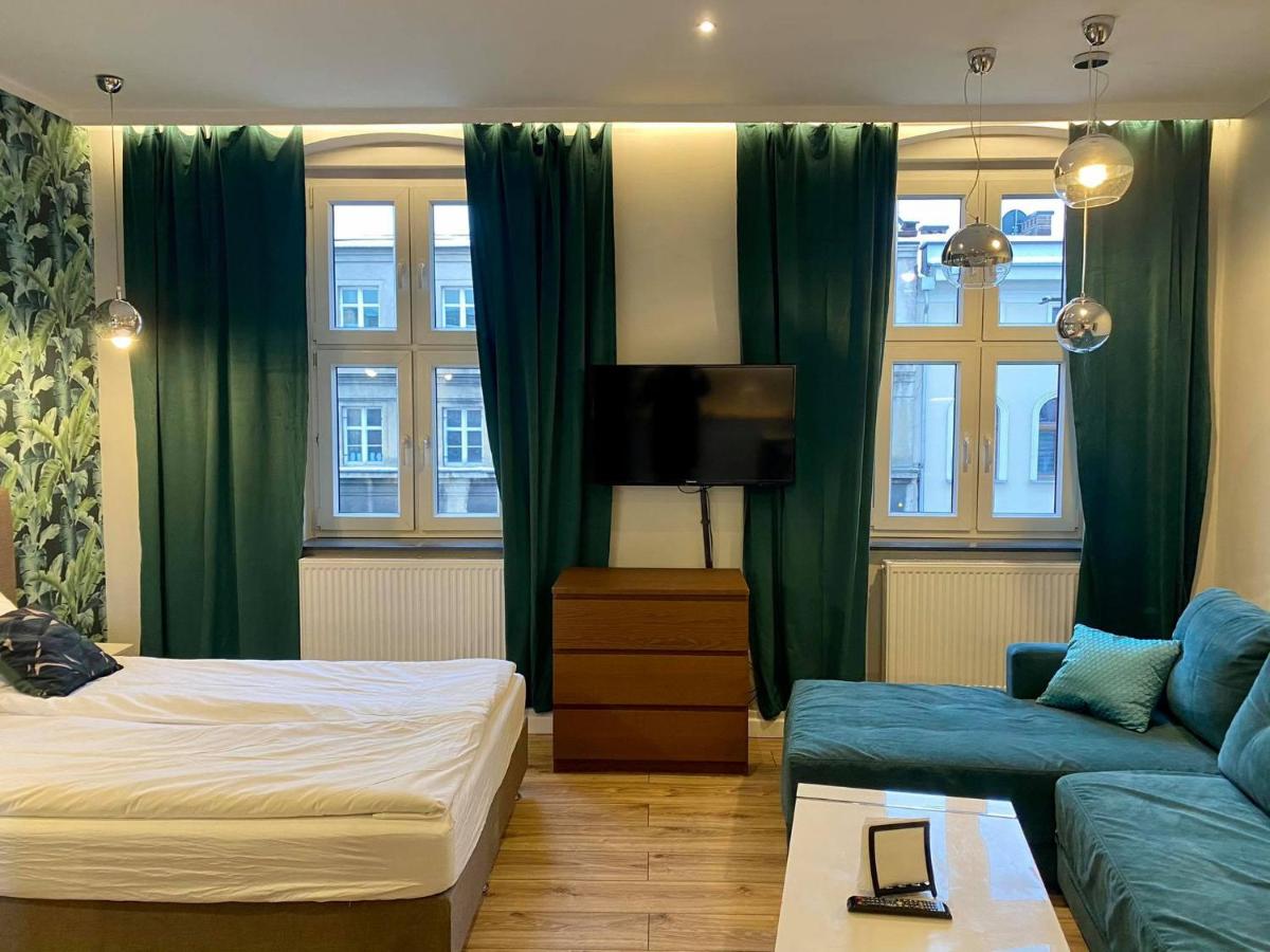 Apartmenty Mariacka 20 -Self Check-In 24h -Loud on the weekends - by Kanclerz Investment - Housity