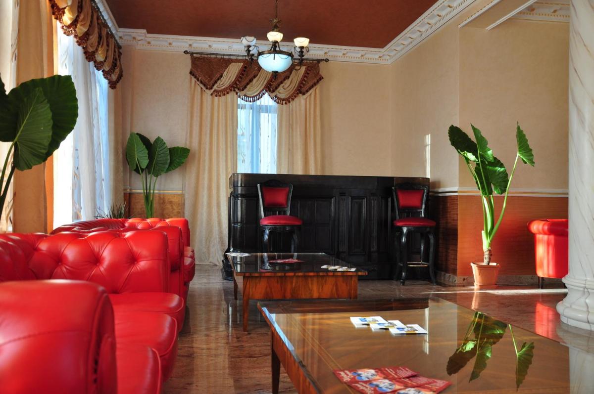Vigo Grand Hotel - Housity