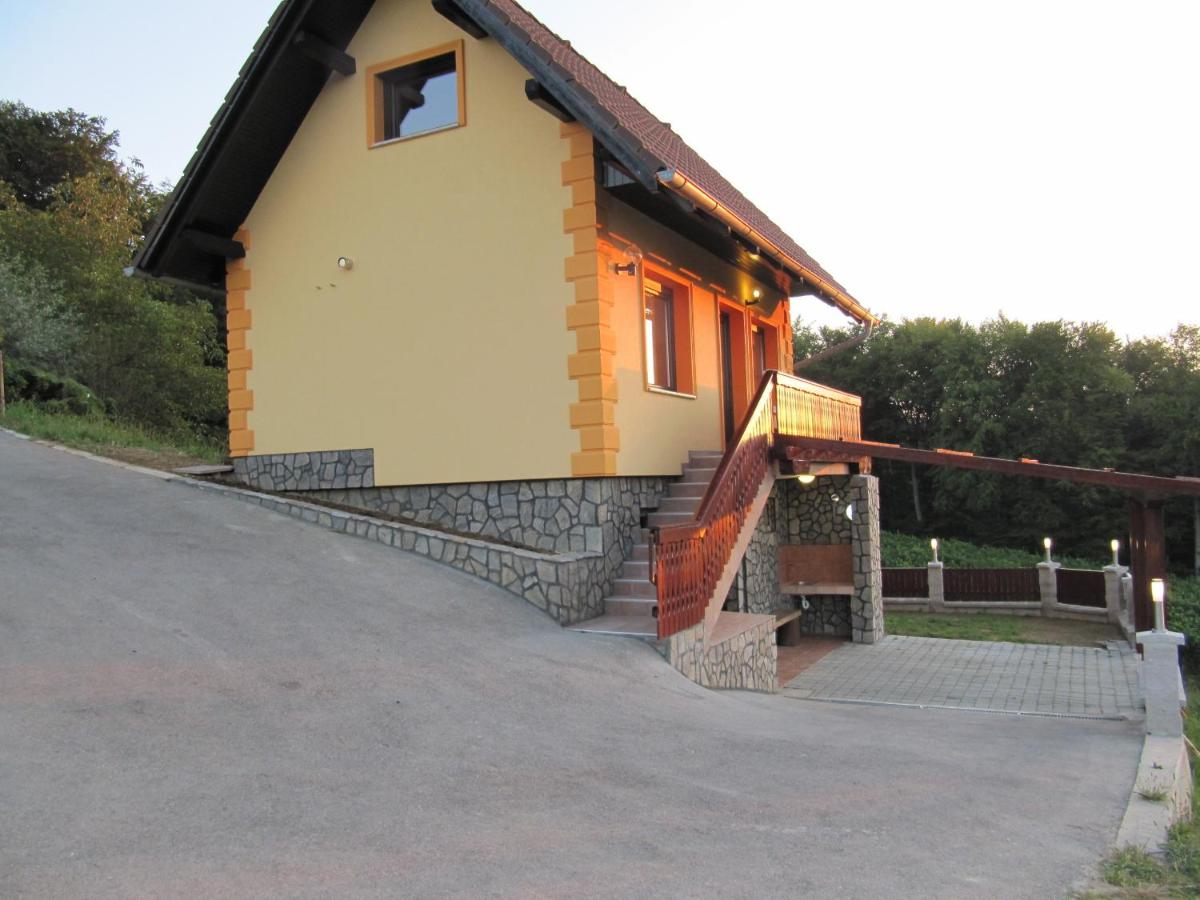 Holiday Home Češnovar - Housity