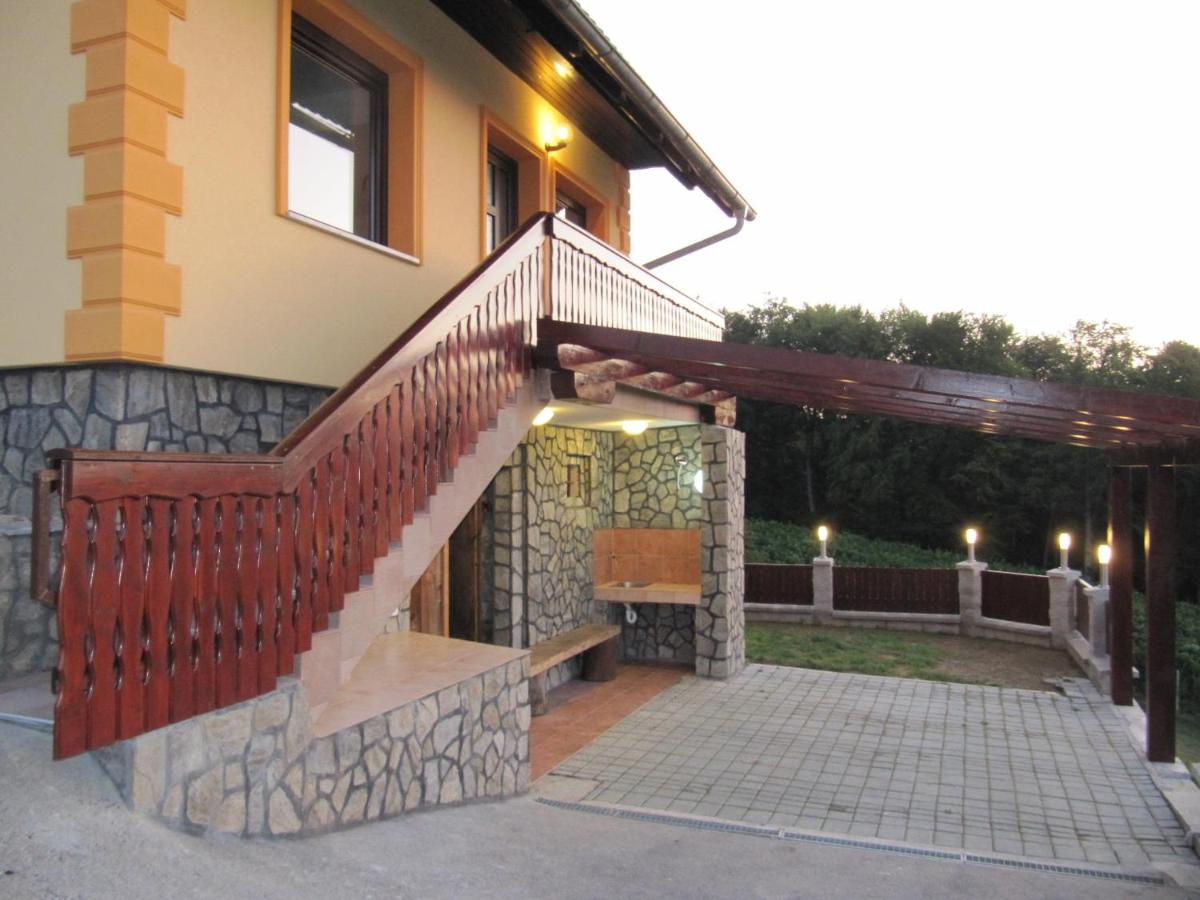 Holiday Home Češnovar - Housity