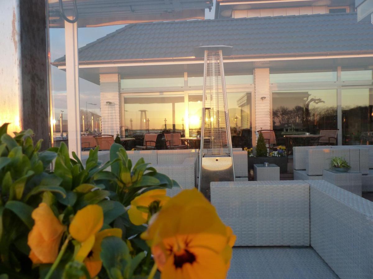 Strand-Hotel - Housity