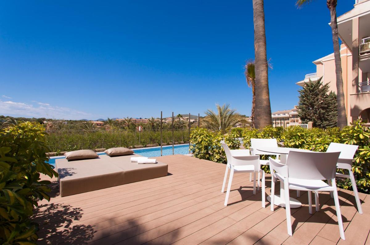 Insotel Cala Mandia Resort - Housity