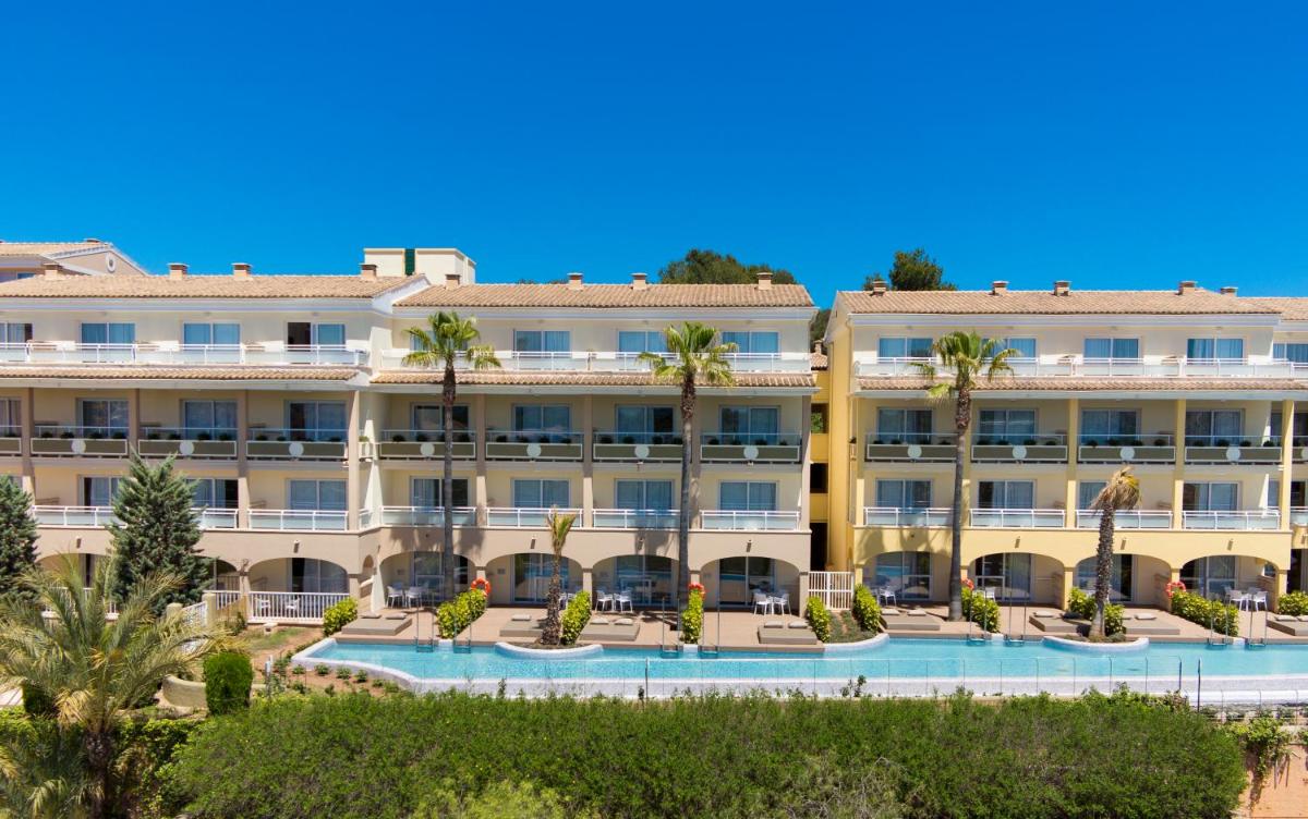 Insotel Cala Mandia Resort - Housity
