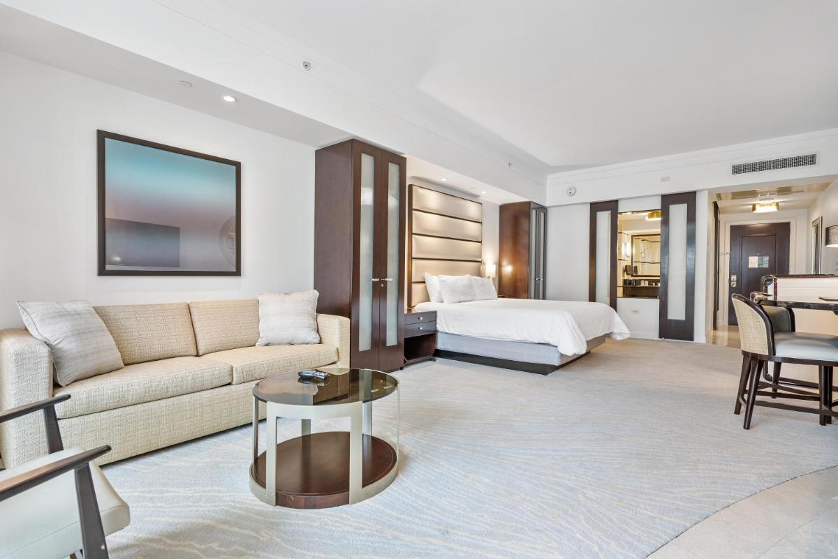 Junior Suite at Sorrento Residences- FontaineBleau Miami Beach home - Housity