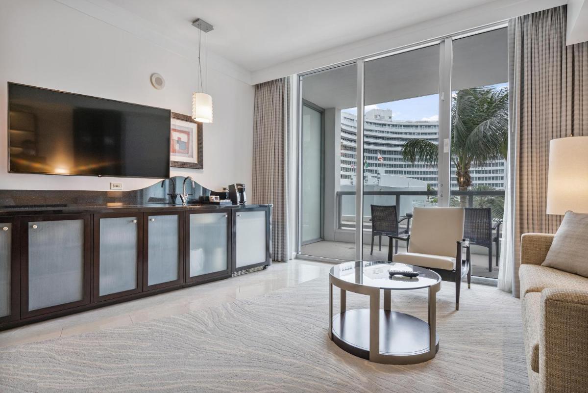 Junior Suite at Sorrento Residences- FontaineBleau Miami Beach home - Housity