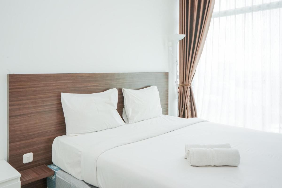 Modern Studio Apartment at Tree Park Cikokol By Travelio - Housity