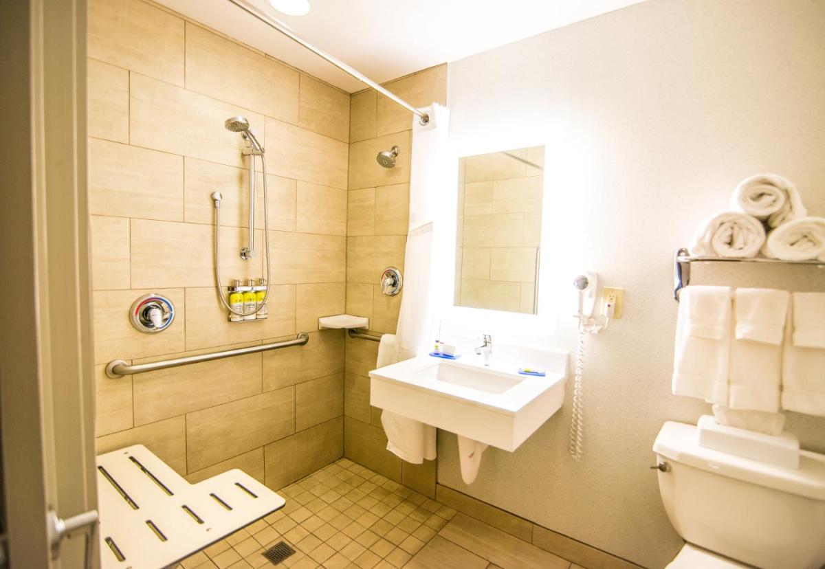 Holiday Inn Express Philadelphia NE - Langhorne, an IHG Hotel - Housity