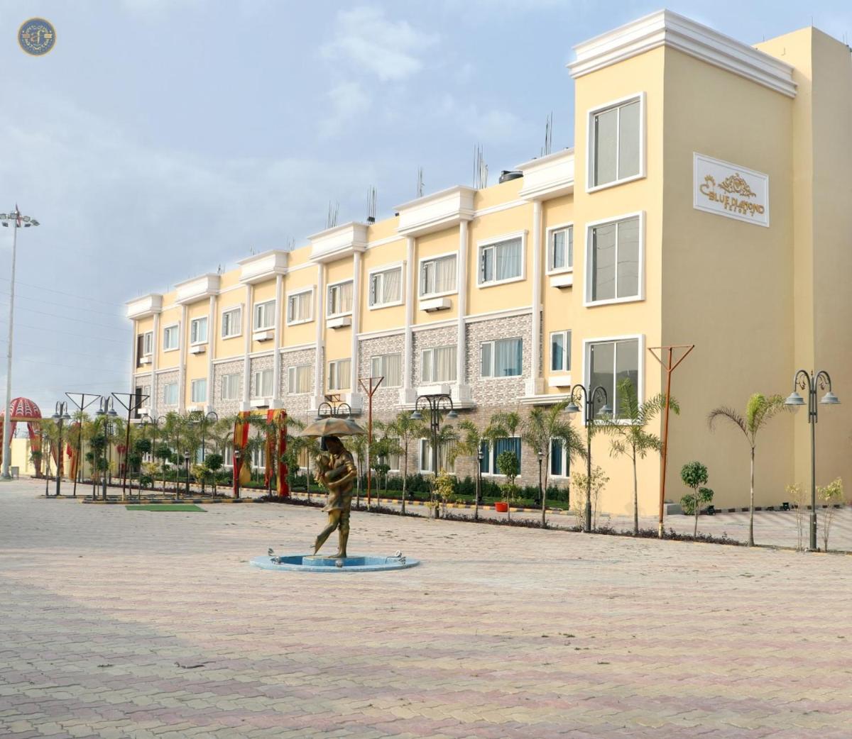 Blue Diamond Resort & Hotel - Housity