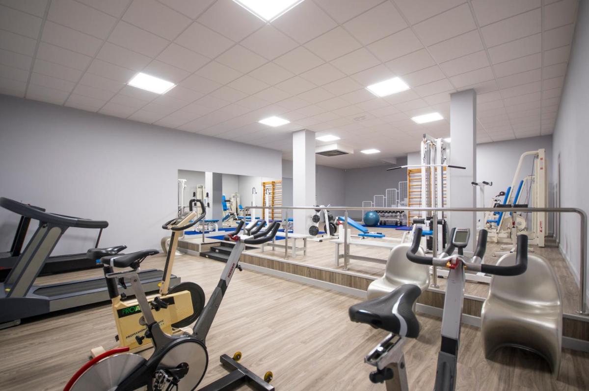 Gimnasio o instalaciones de fitness de Hotel Auditorio Santiago & Spa