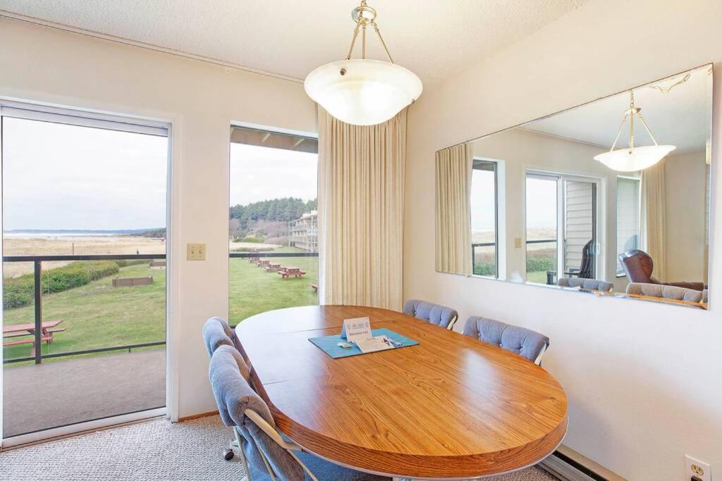 Oyster Condo - Housity