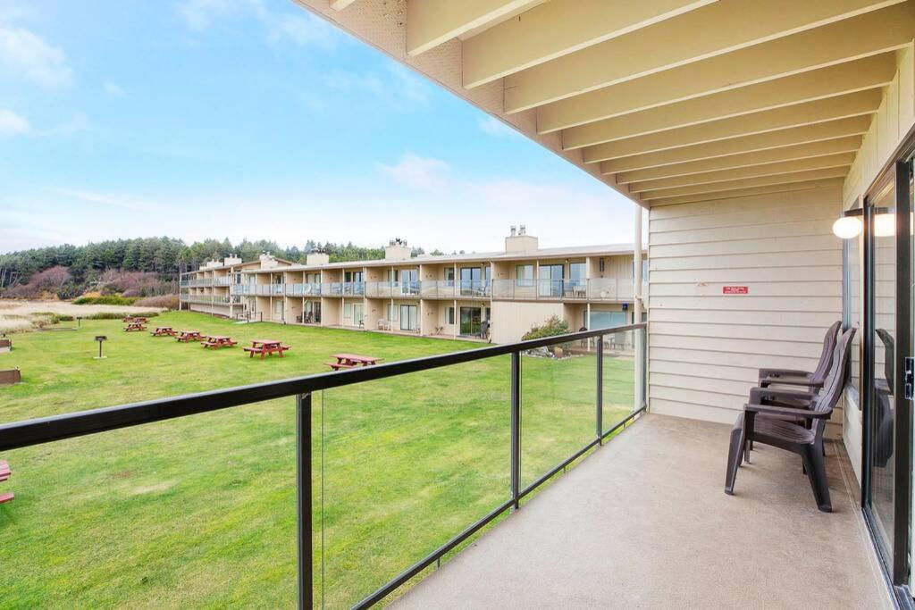 Plover Condo - Housity