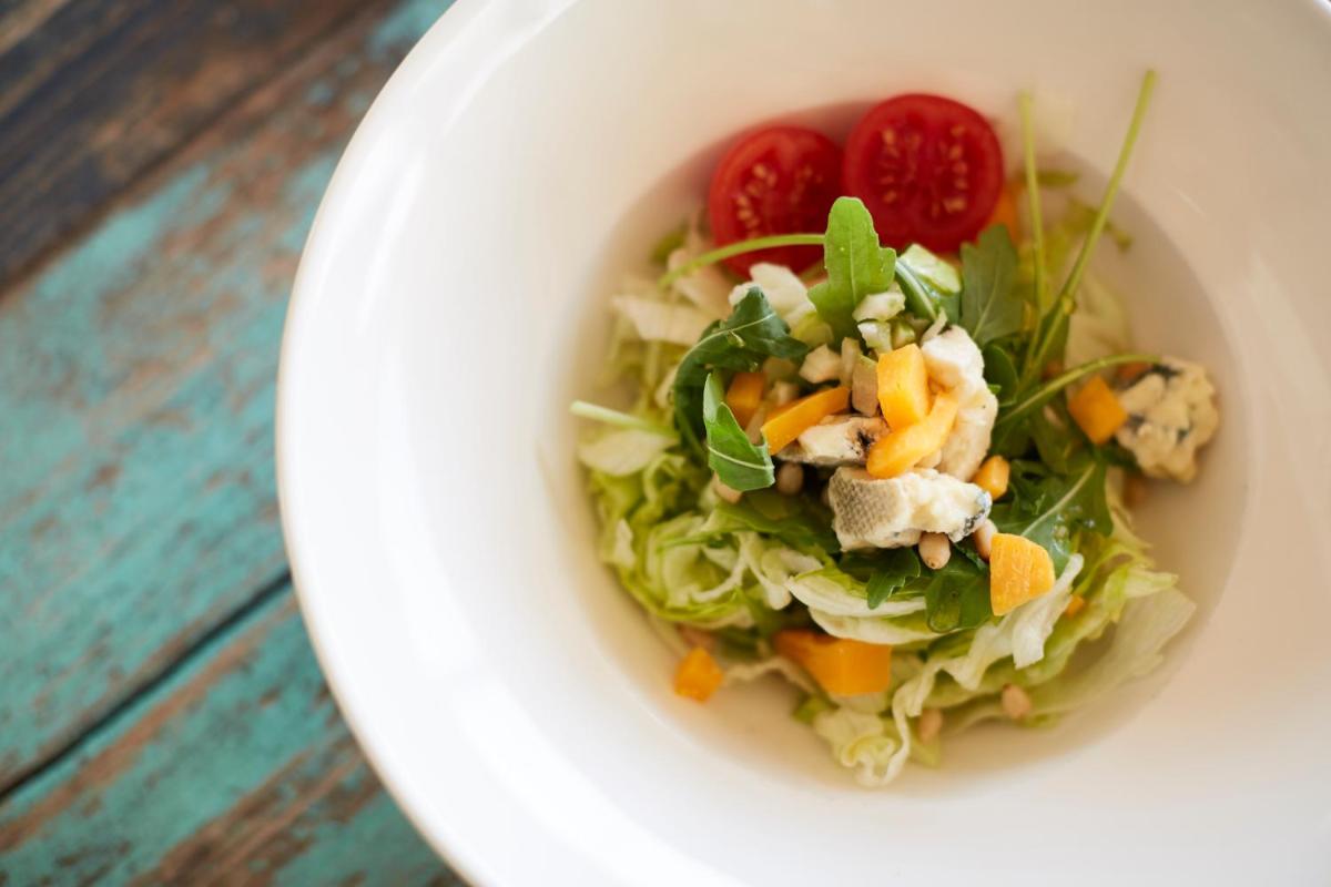 Comida en o cerca de este apartahotel