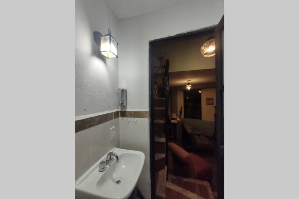 Embajadoras Apartment & Rooftop - Housity