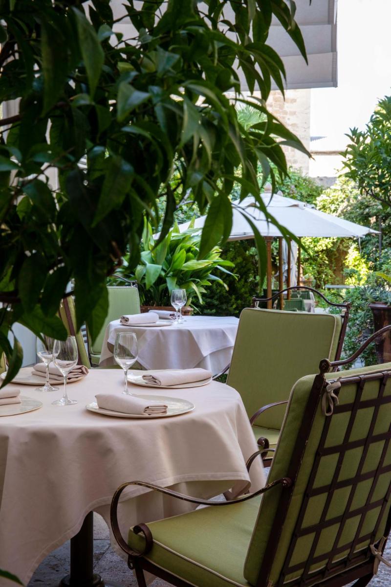 Jardin de l'établissement La Mirande