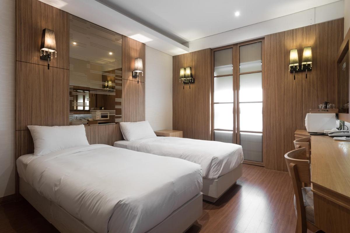 Charis Hotel - Housity
