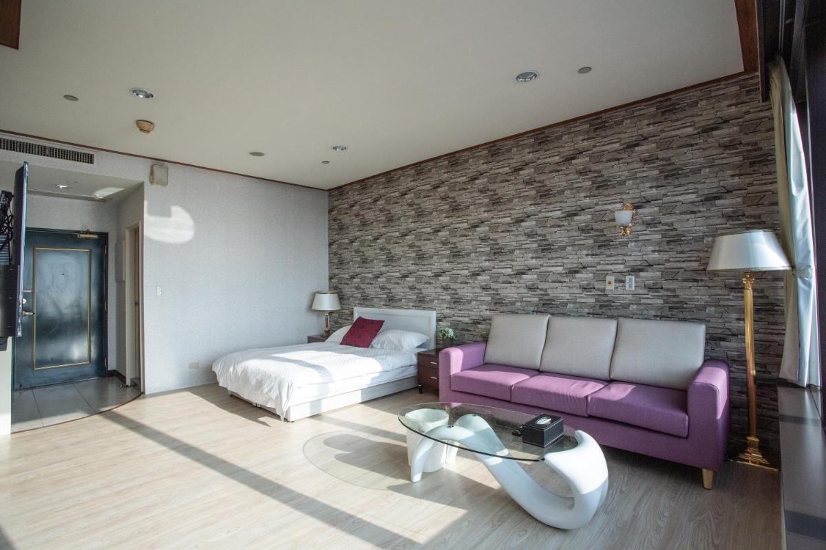 85 Season - Housity