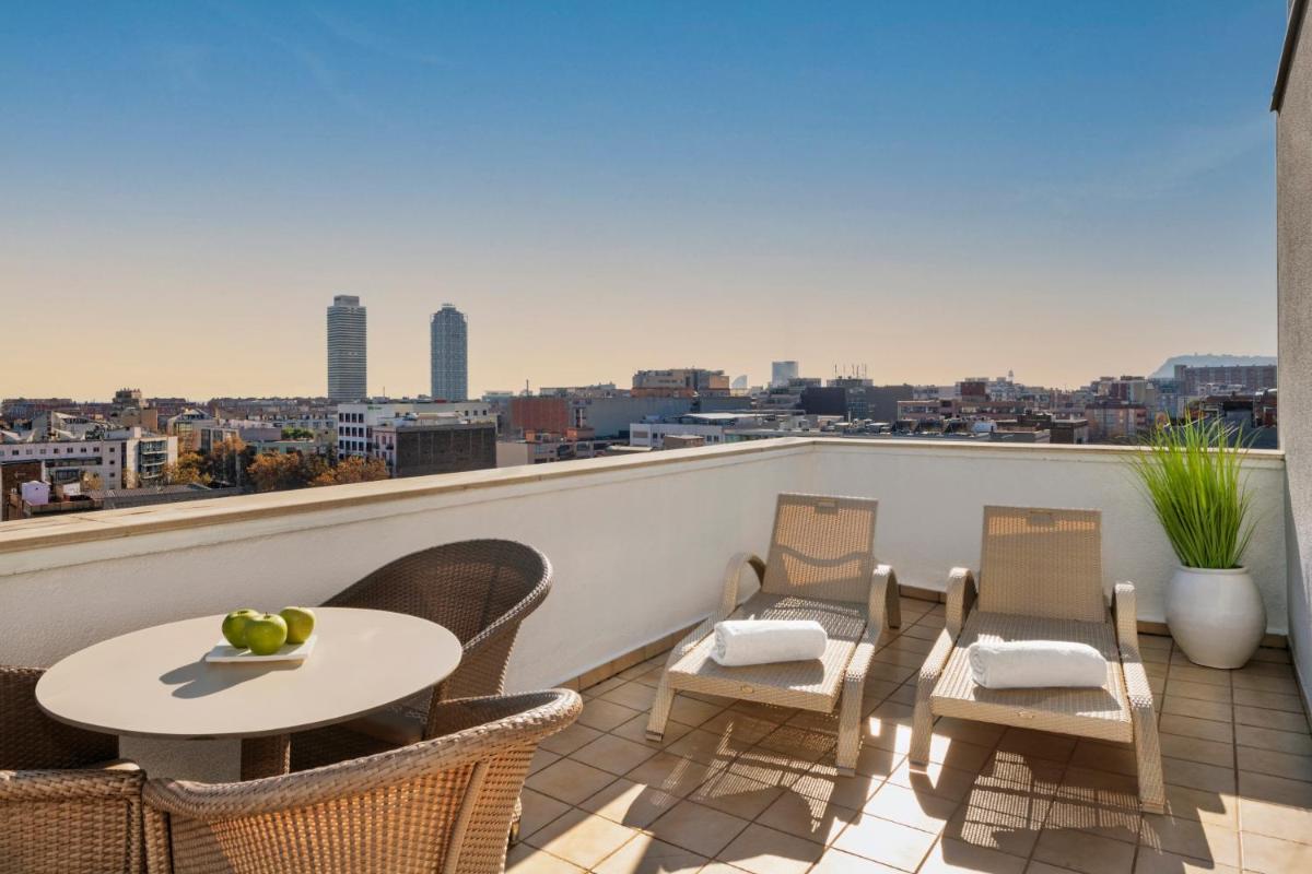 Un balcón o terraza de Sallés Hotel Pere IV