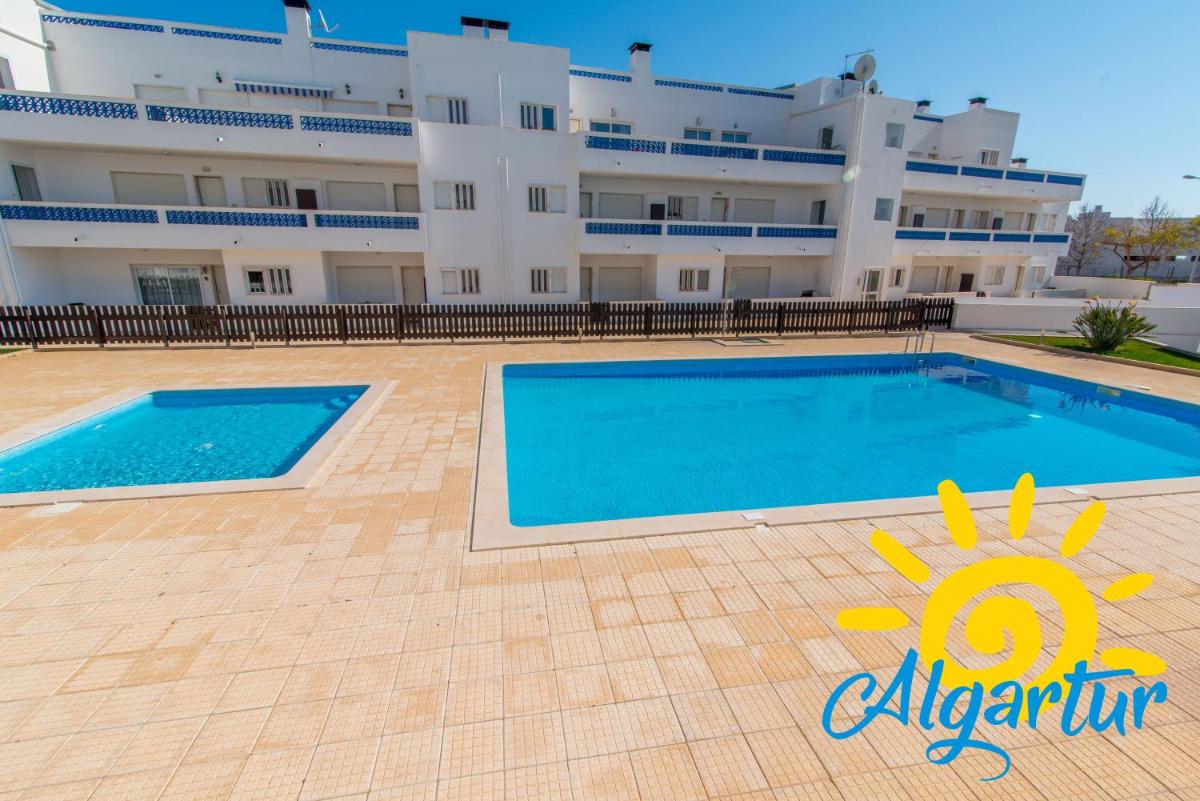Santa Luzia Residence Apartamento T2 com Piscina & Wi-Fi - Housity