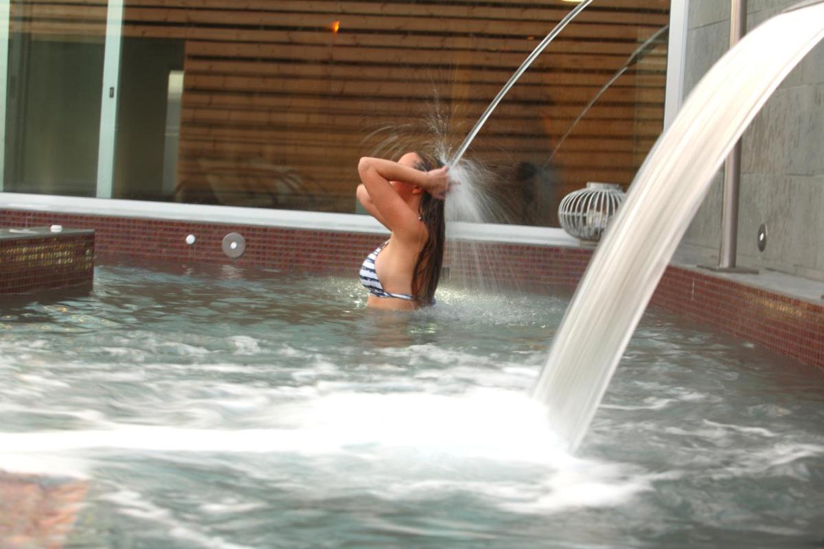Clientes alojados en Hotel Thalasso Cantabrico Las Sirenas 4 Superior