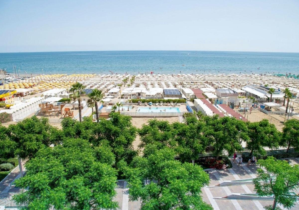 Hotel Mon Cheri - Housity
