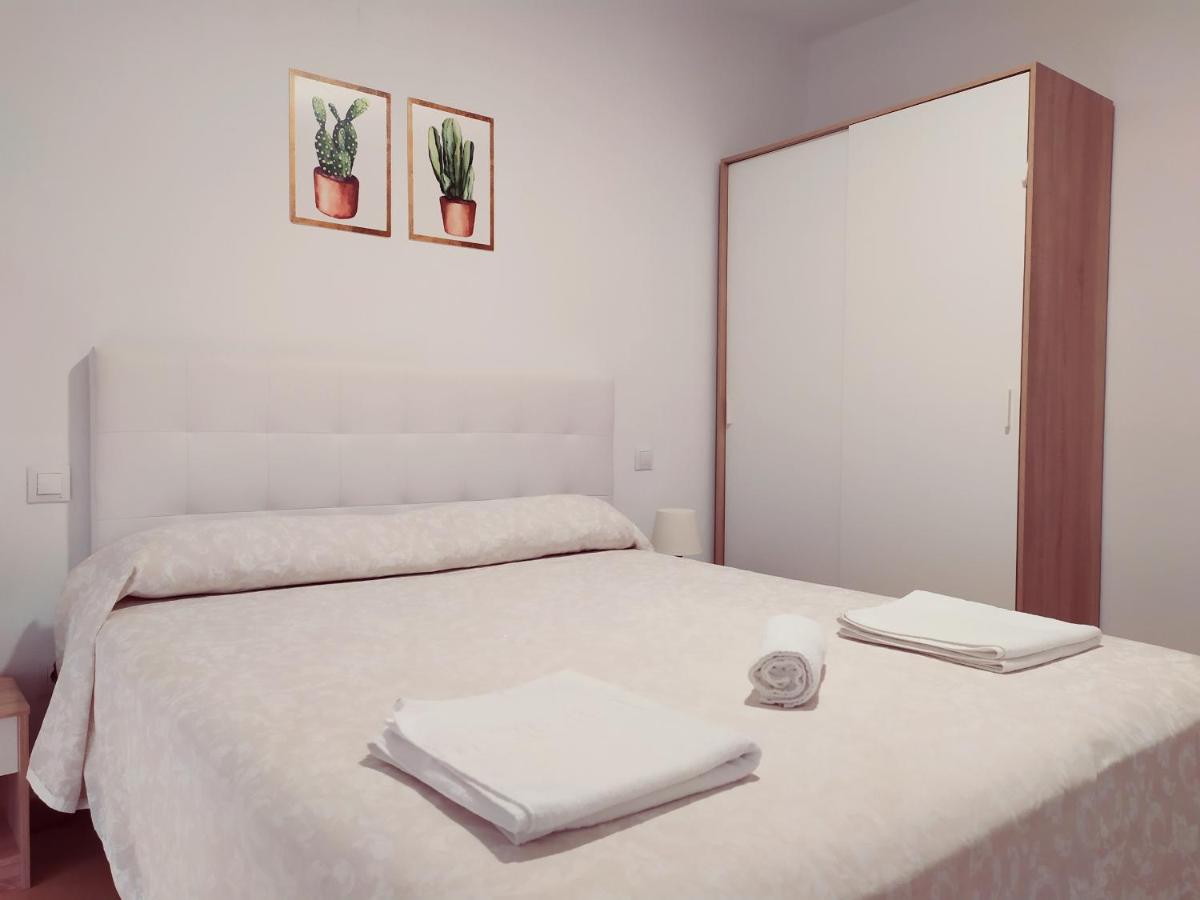 Apartamentos "EL BARCO" - Housity