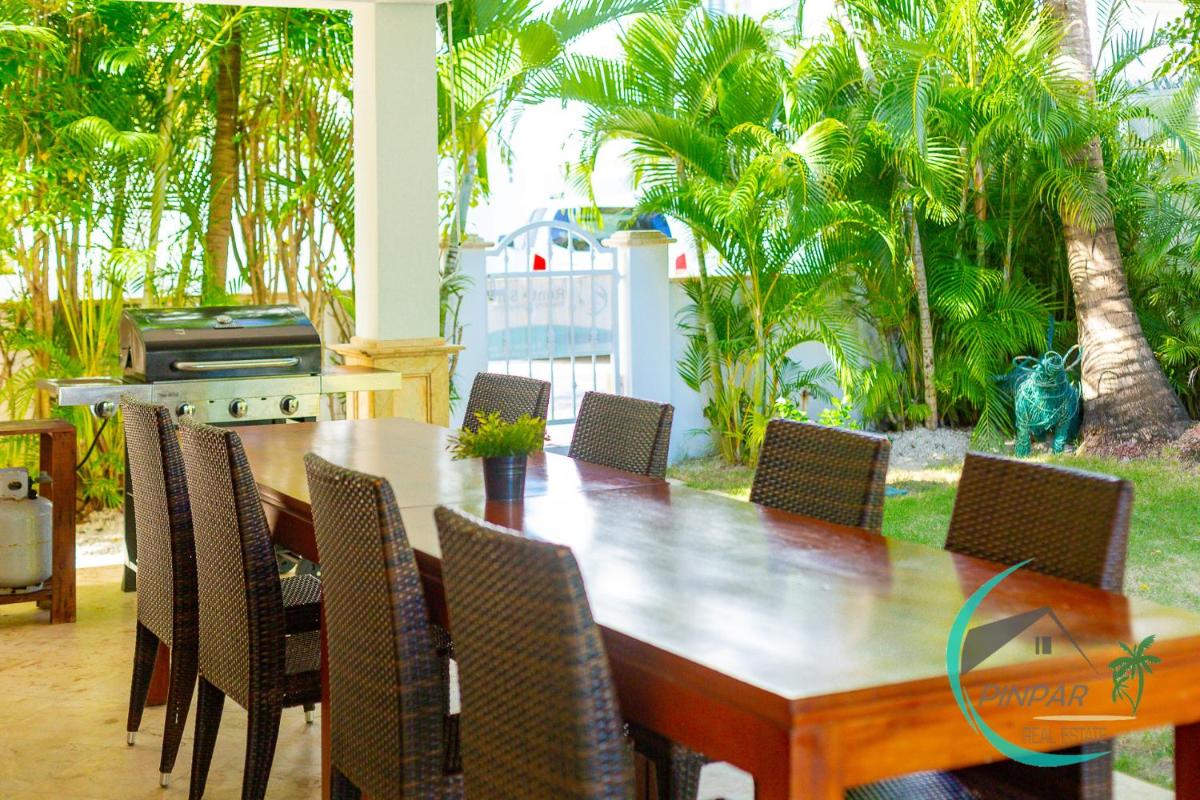 CLOSE TO THE BEACH! LUX VILLA GEMELA, 6Br, 9Bt - Housity