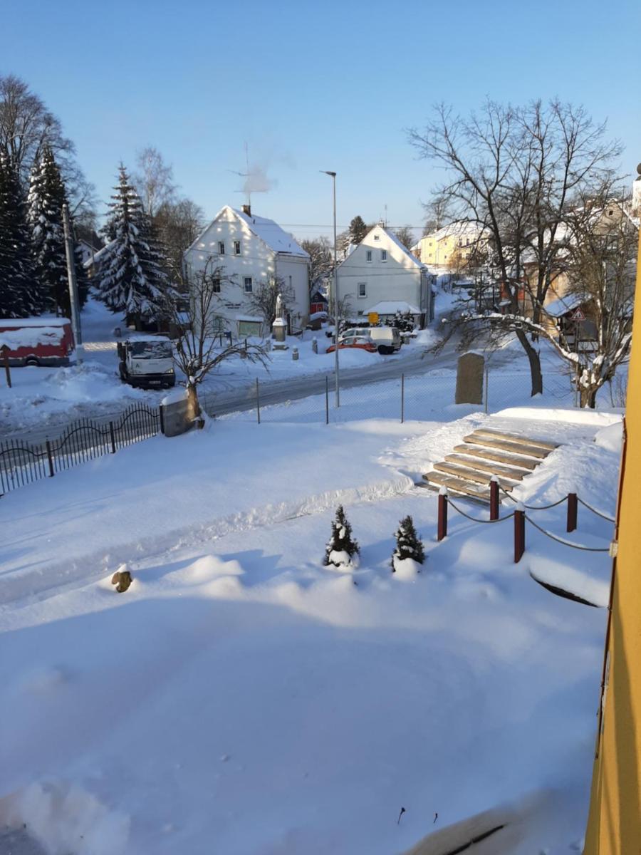 Apartmány-Zámecký Restaurant - Housity