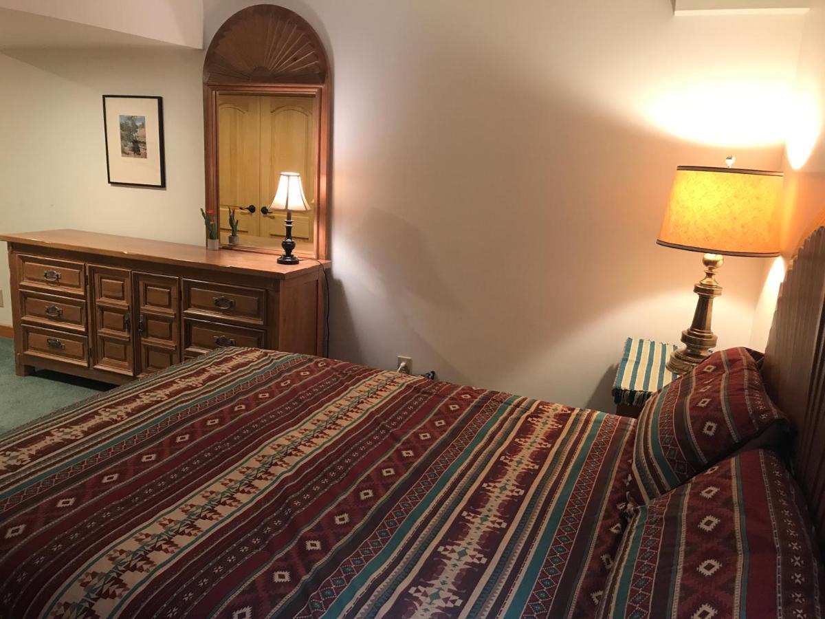 4047 Wyandot Street - Housity