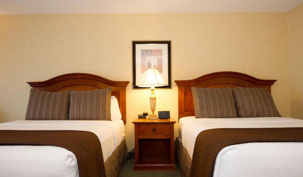 Red Lion Hotel Pasco Airport & Conference Center - Housity