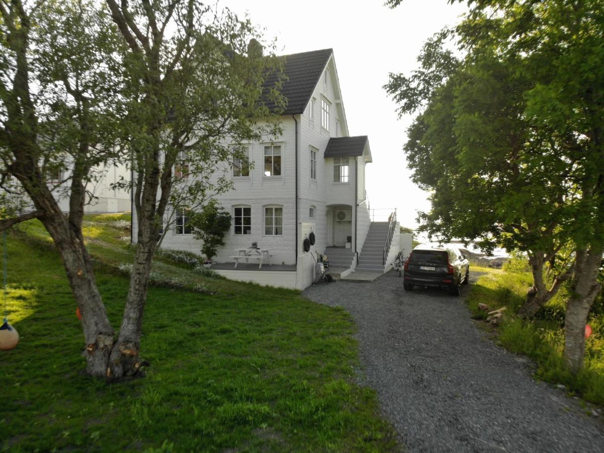 Finnøya with 180* Atlantic veiw - Housity