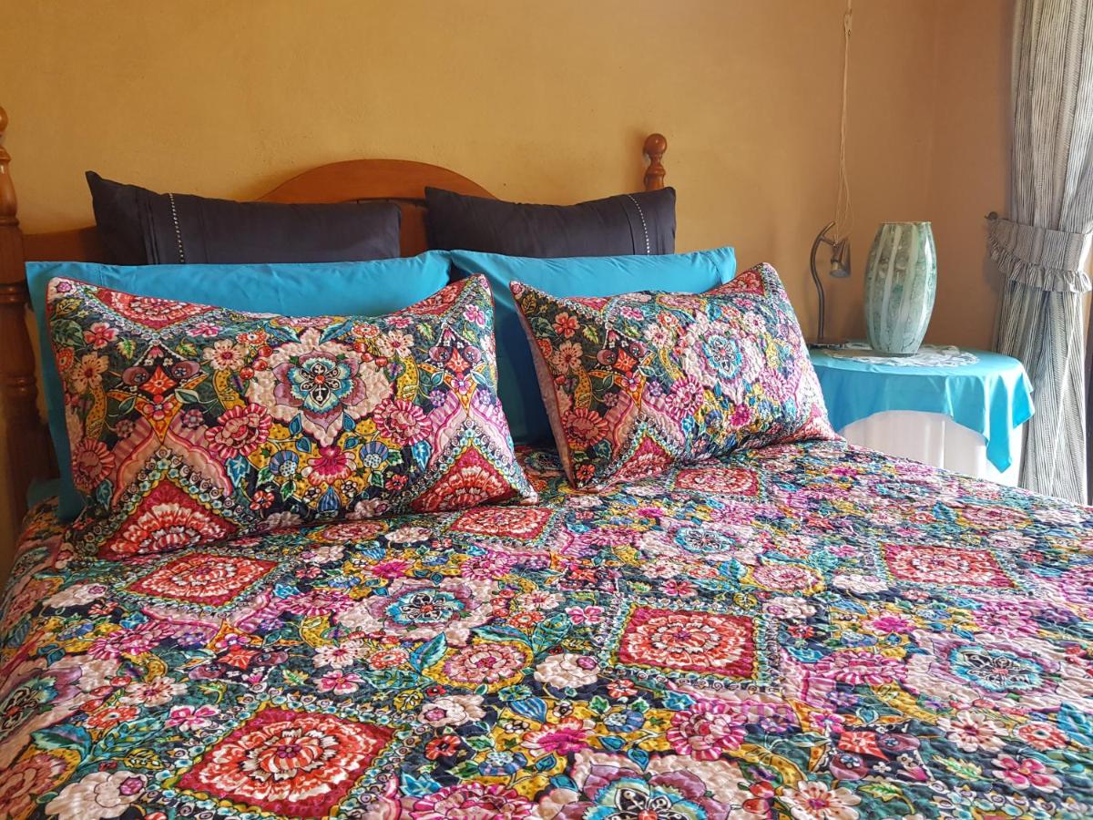 Mapleton Peaceful Provence BnB - Housity