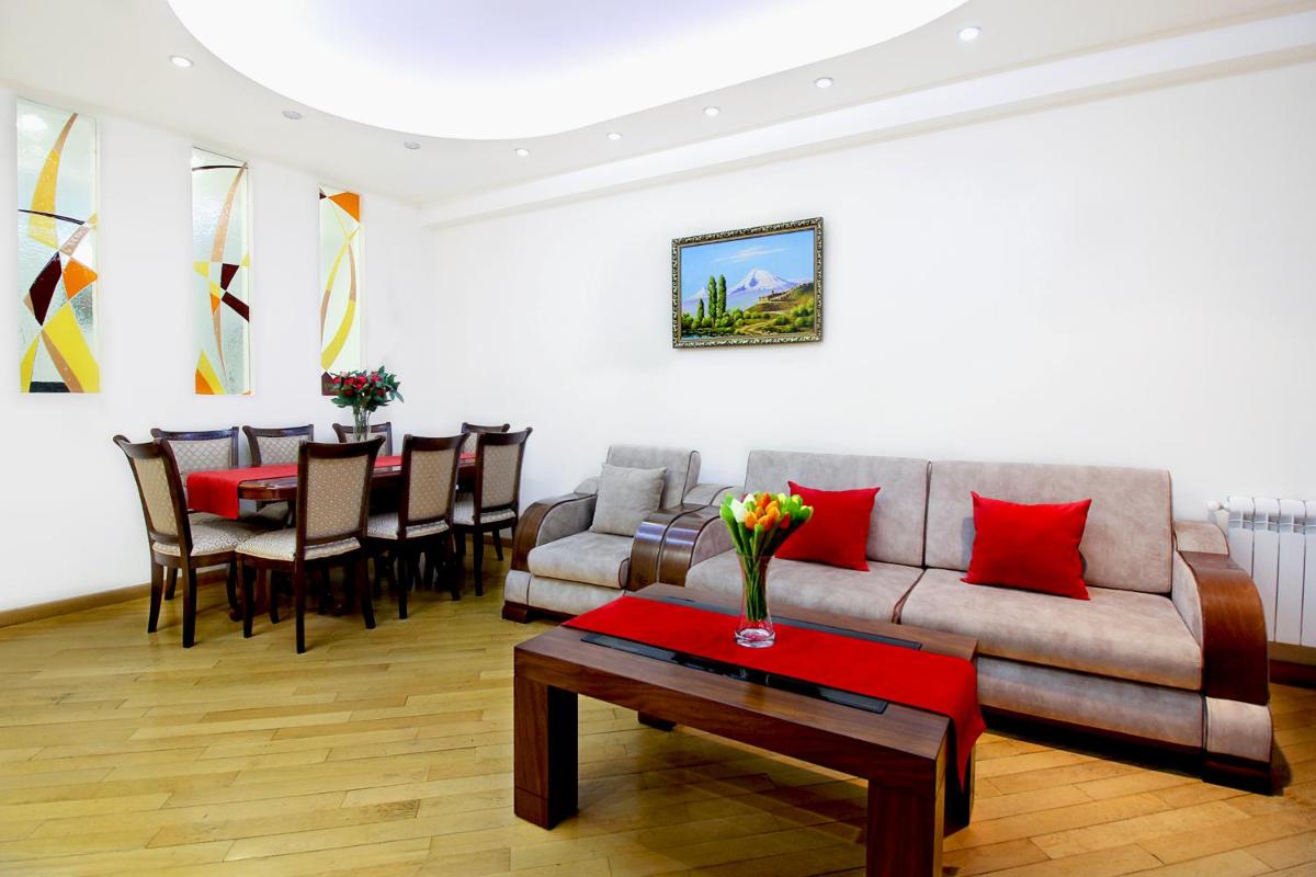 3 Bedroom Apartment near Republic Square - Housity
