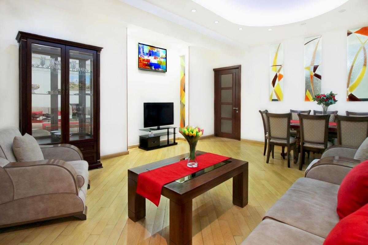 3 Bedroom Apartment near Republic Square - Housity