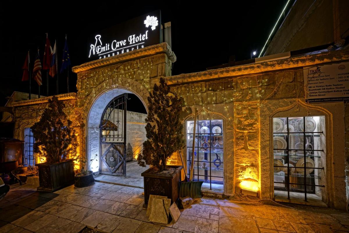 Emit Cave Hotel - Housity
