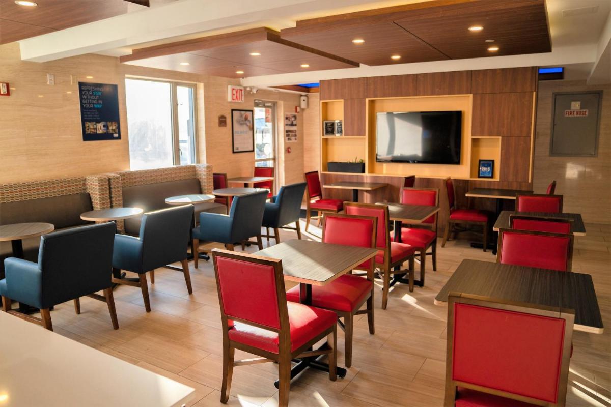 Holiday Inn Express Maspeth, an IHG Hotel - Housity