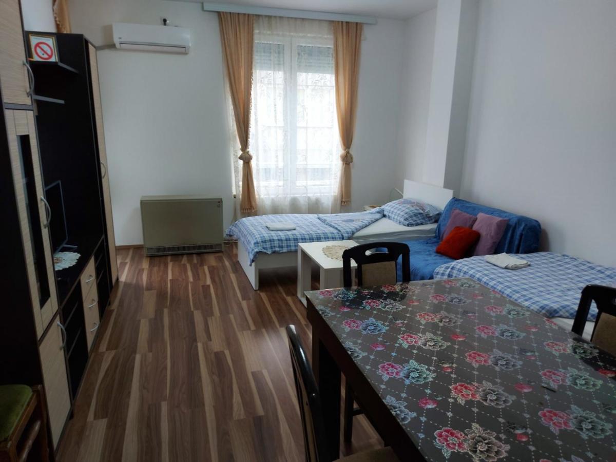 Adam' s Apartment 3 - Housity