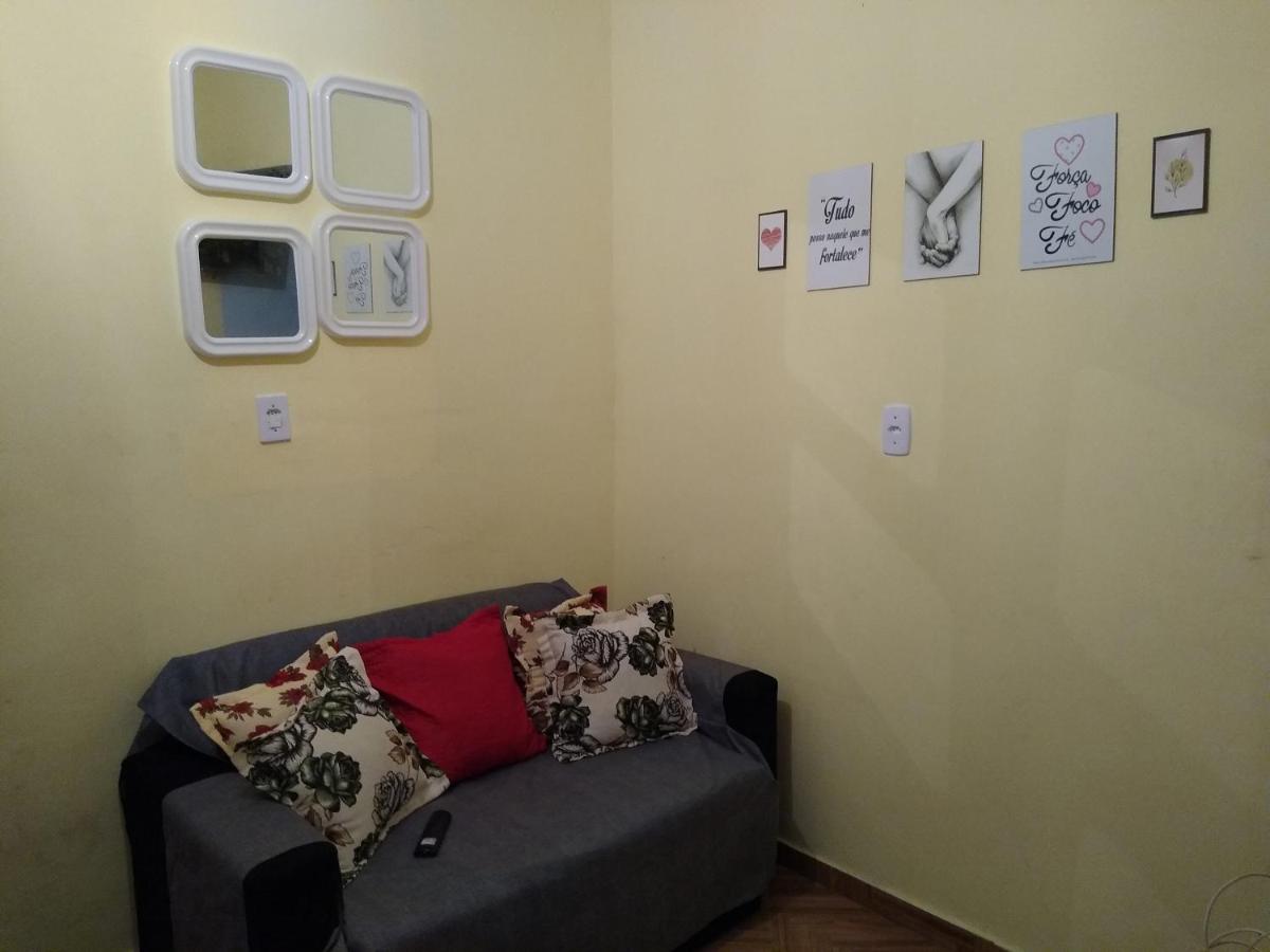 Kitnet novo, completo com AR, 10km da Igreja do Bonfim e 13km do Pelourinho, Centro. - Housity