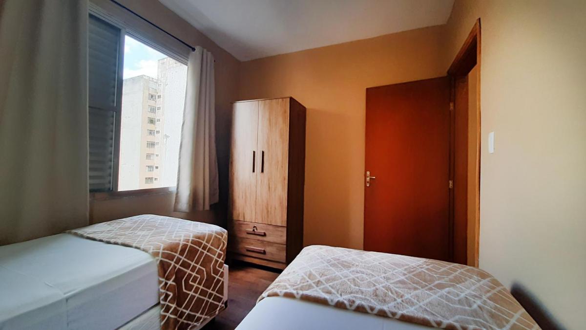 Apto grande com rede de descanso na sala | Wifi 100 mb - Housity