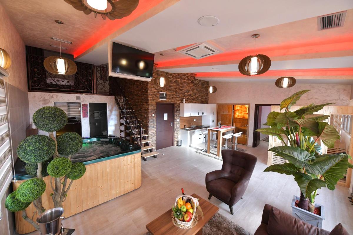 Garnet Hotel & Event Centar - Housity