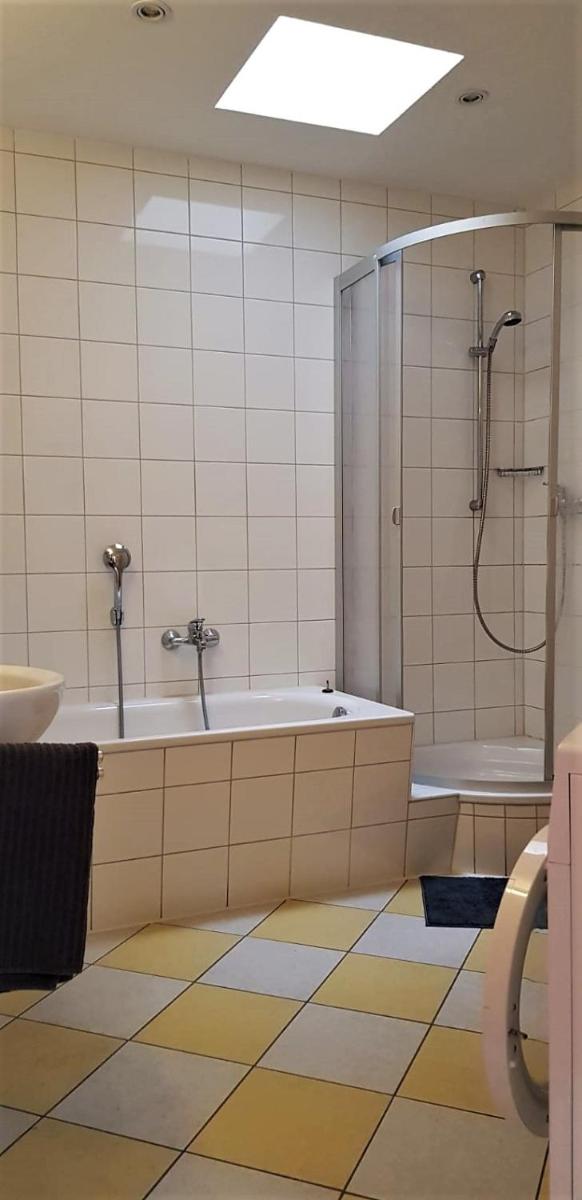Gästewohnung 4-Raum Wohnung für 2-8 Personen - Housity