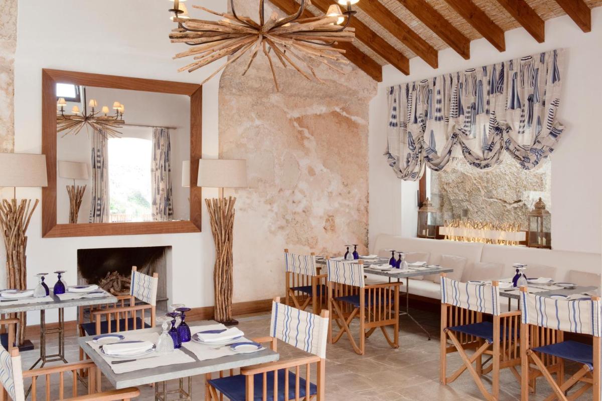 Un restaurante o sitio para comer en Cap Rocat, a Small Luxury Hotel of the World