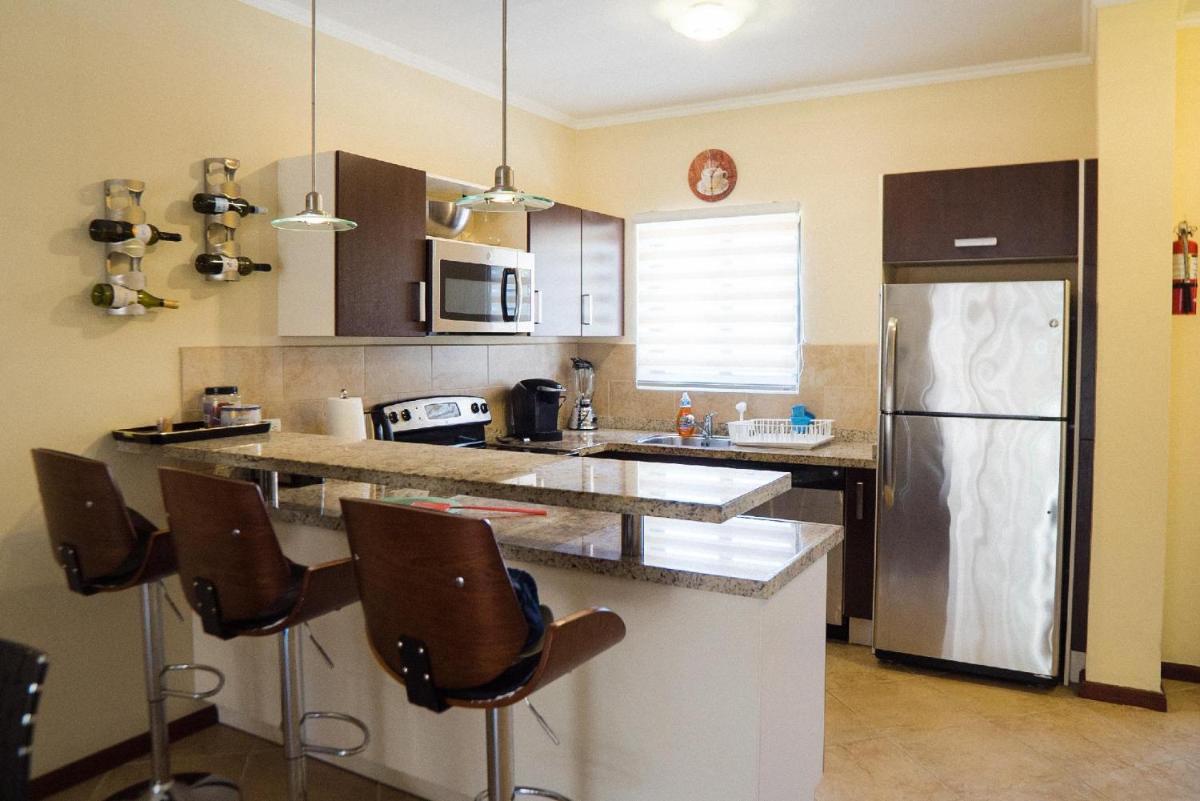 Diamante 77 Townhome in Gold Coast 2 bedrooms 3 bath 3 Community pools - Housity