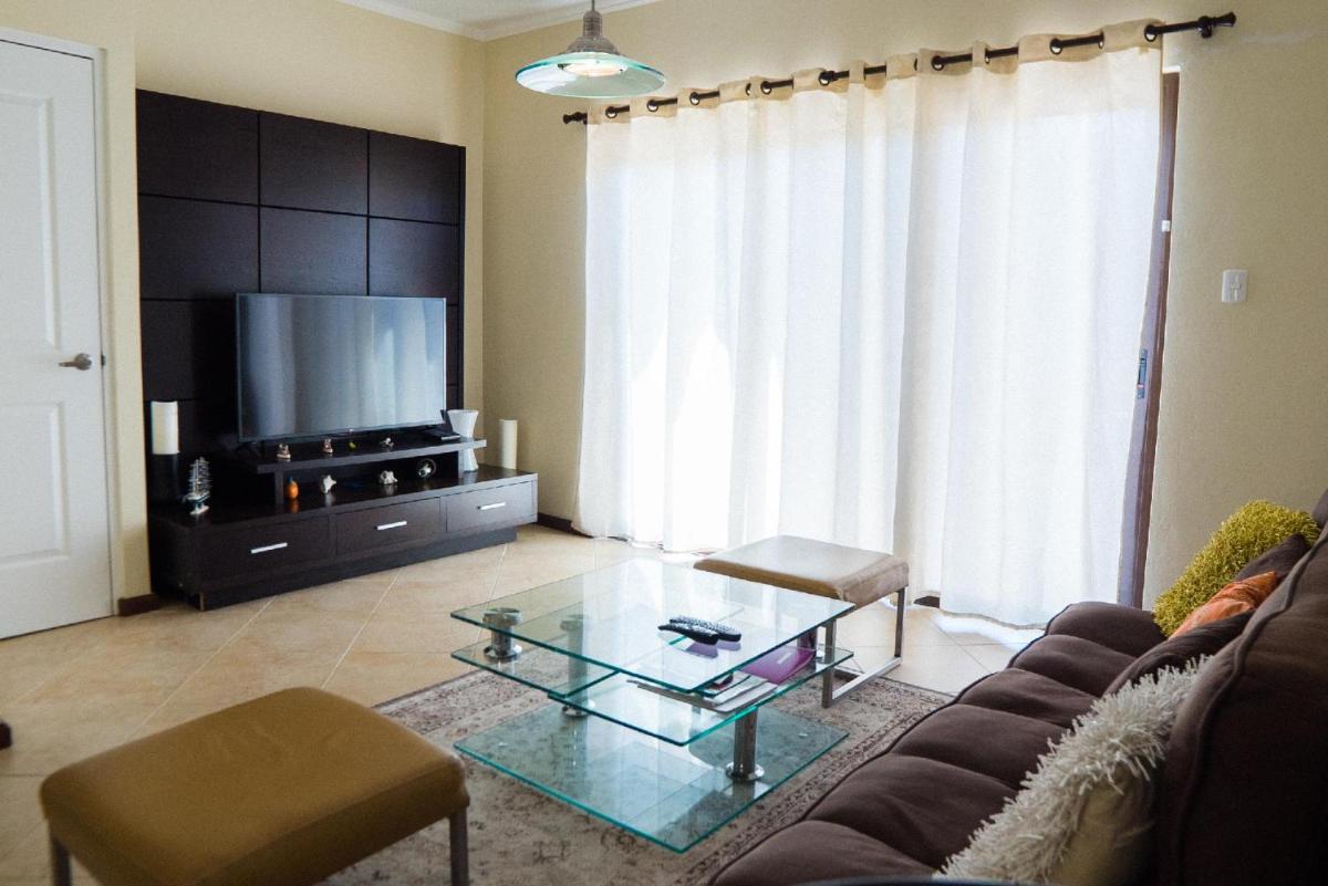 Diamante 77 Townhome in Gold Coast 2 bedrooms 3 bath 3 Community pools - Housity