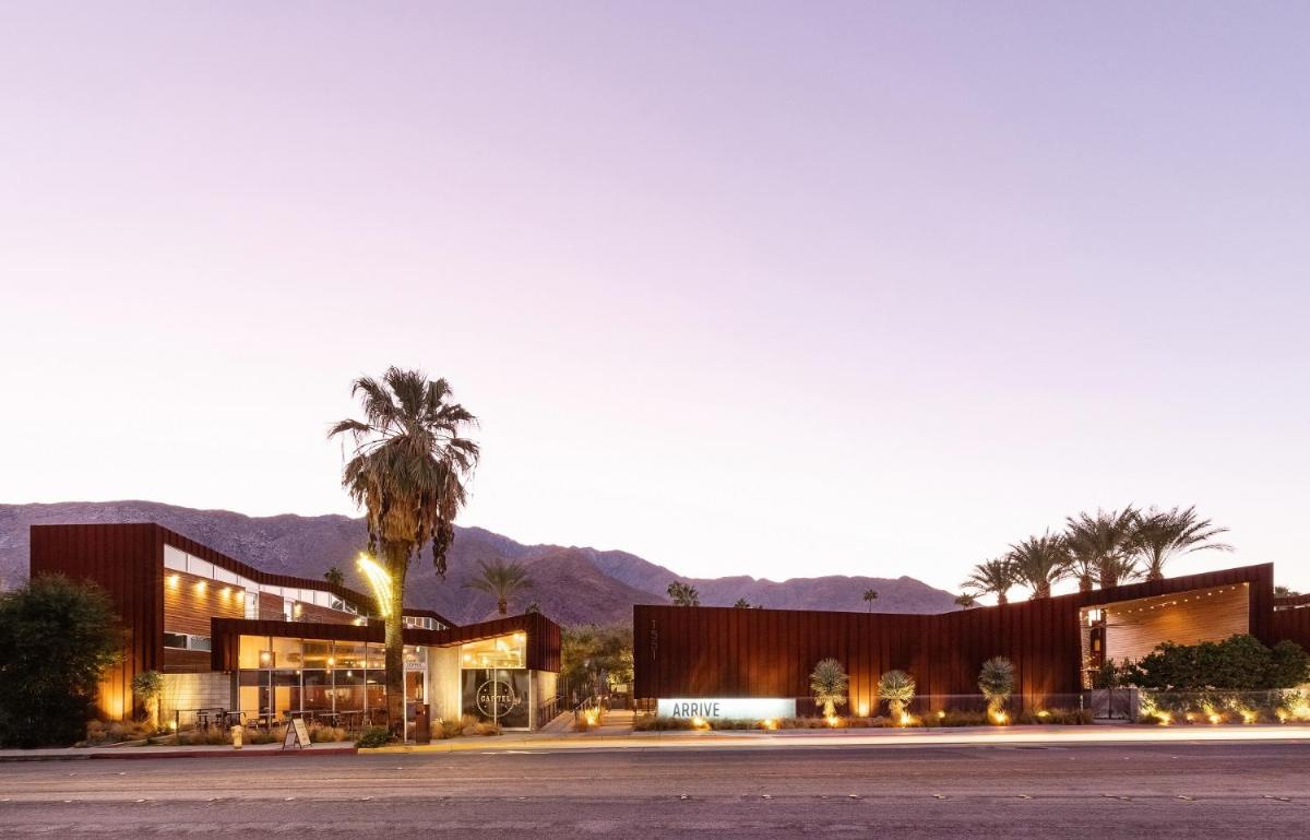 ARRIVE Palm Springs - Adults Only - Housity