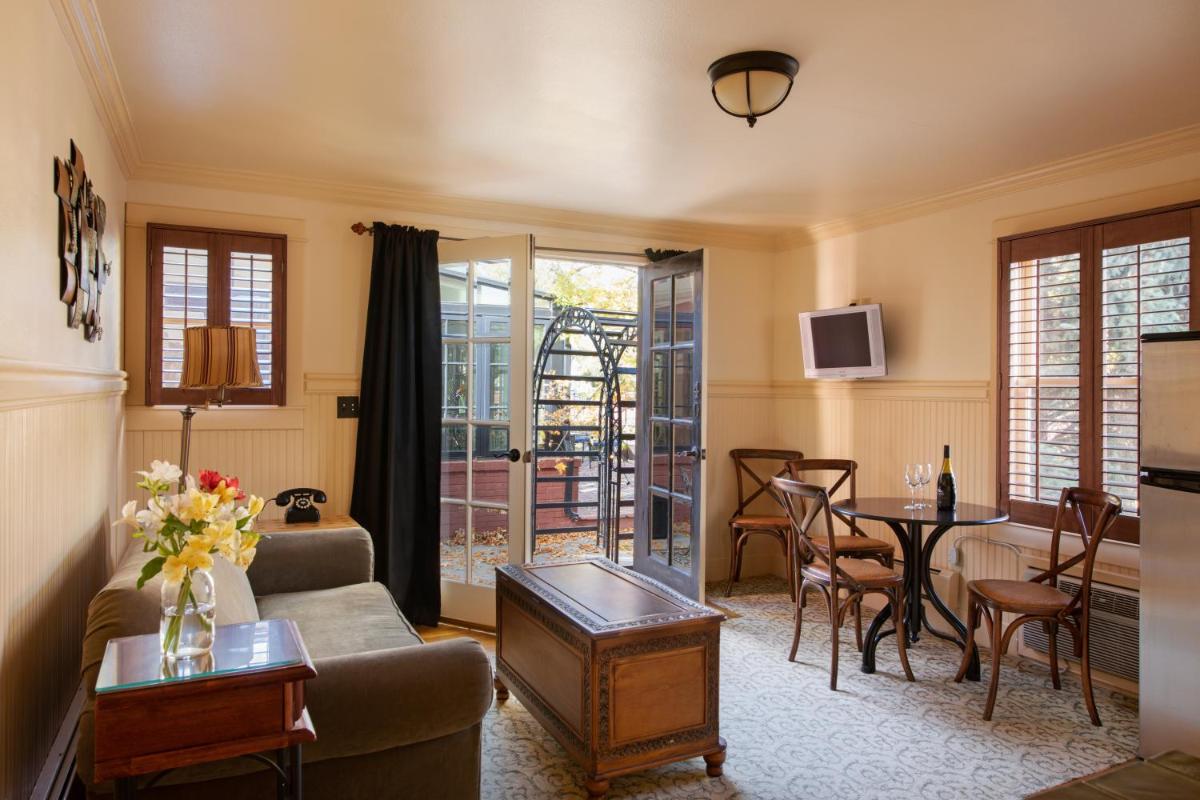 Chamberlin Inn - Housity