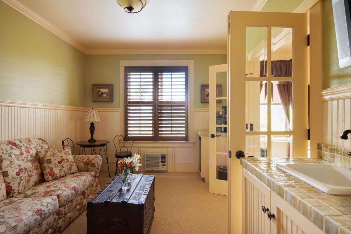 Chamberlin Inn - Housity
