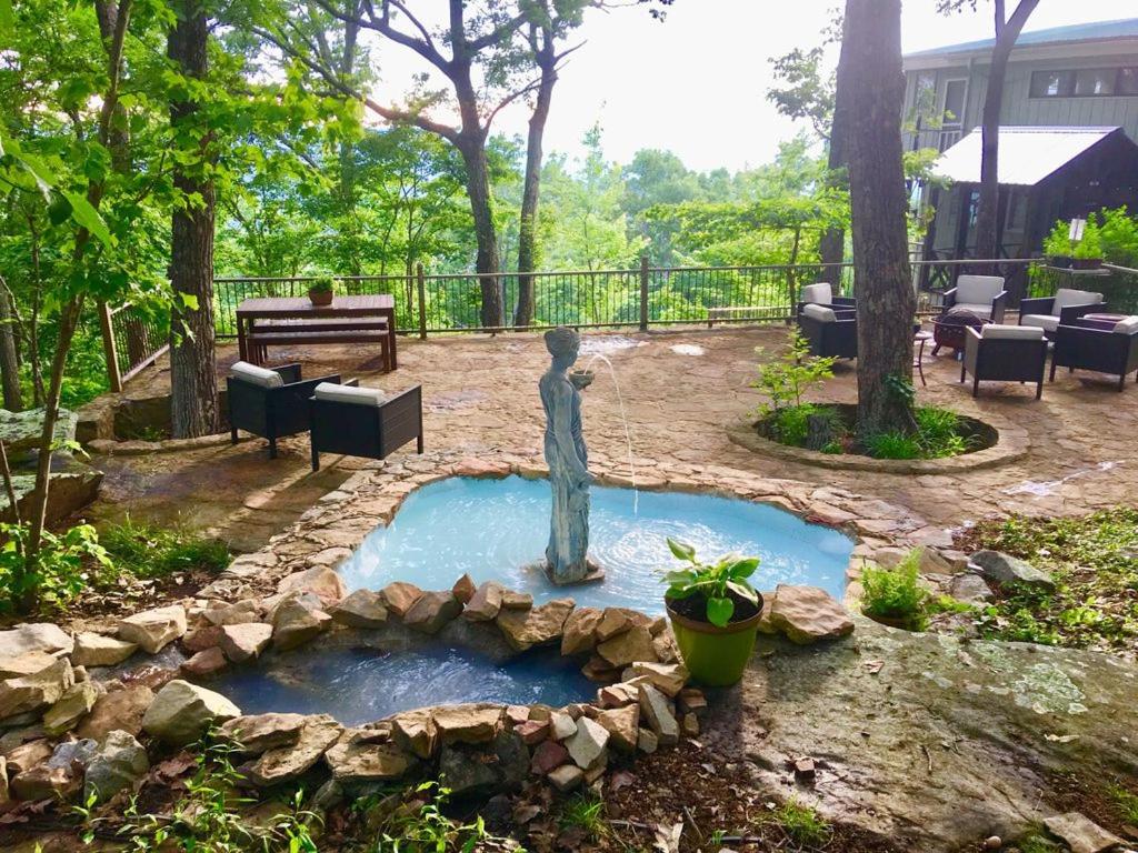 Tree House Cabin - The Original - Housity