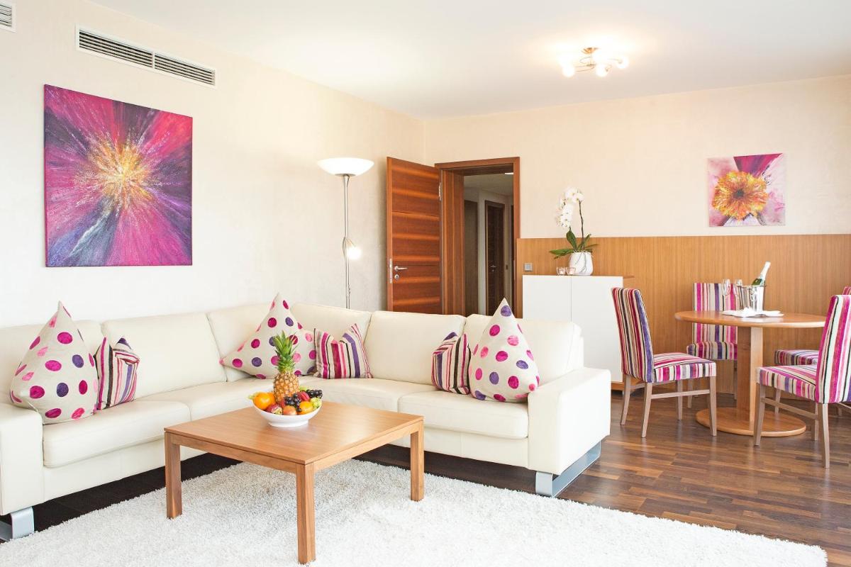 City Hotel Roding - Housity